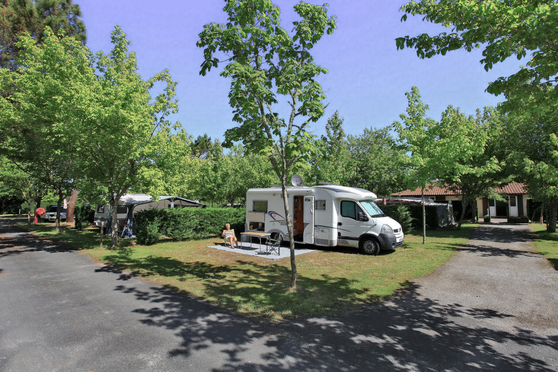 location emplacement a messanges