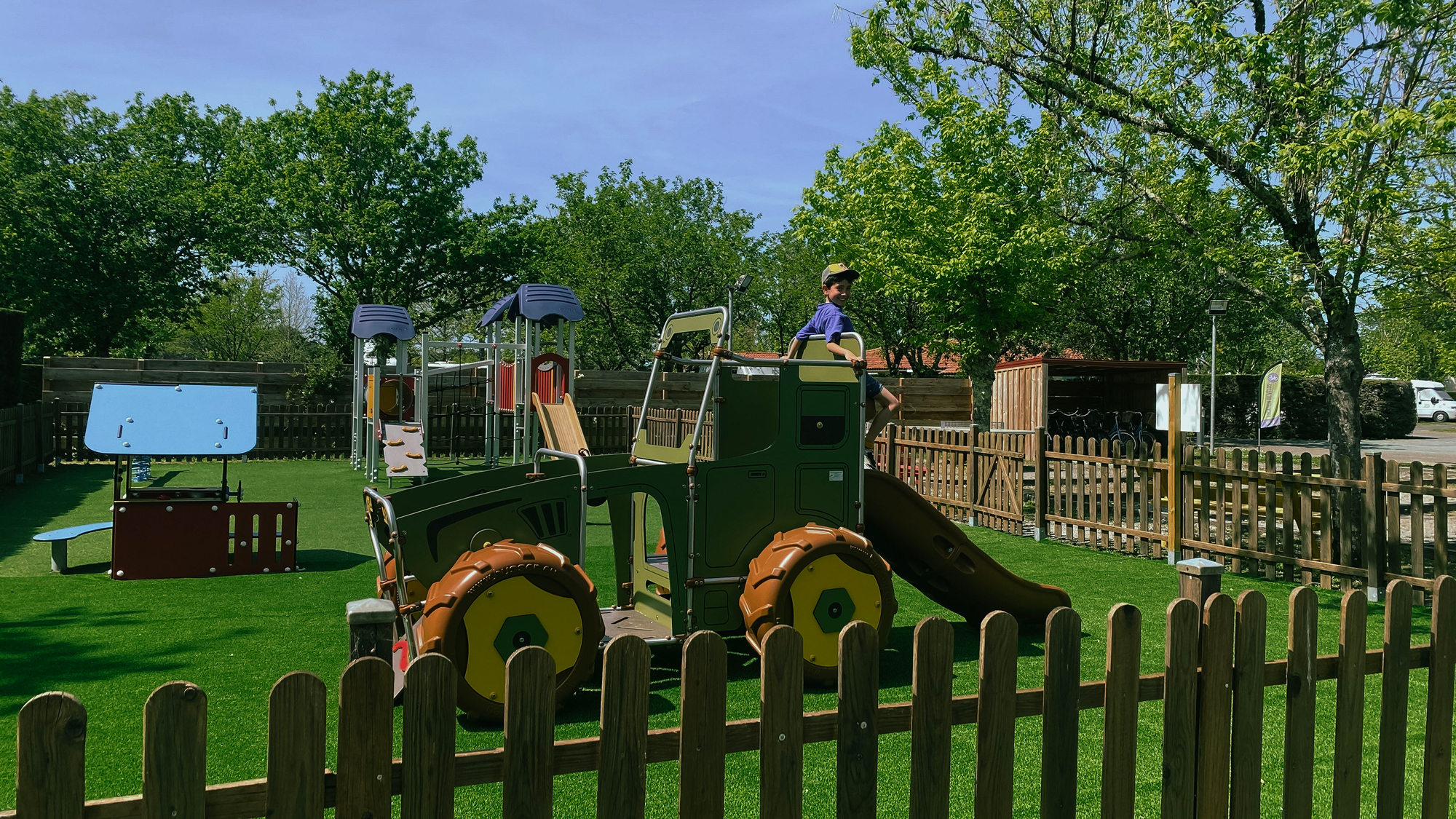 aire de jeux tracteur